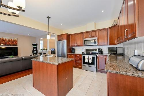 12 Edgehill Drive, Hamilton, ON - Indoor Photo Showing Kitchen With Double Sink