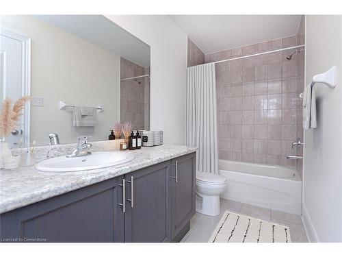 35 Jell Street, Guelph, ON - Indoor Photo Showing Bathroom