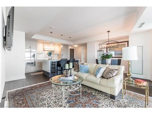 1401-2060 Lakeshore Road, Burlington, ON - Indoor Photo Showing Living Room