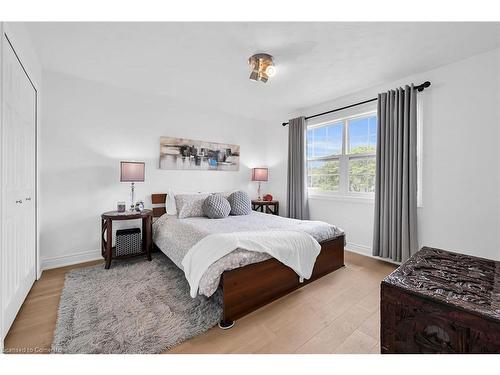 138 Lavender Drive, Ancaster, ON - Indoor Photo Showing Bedroom