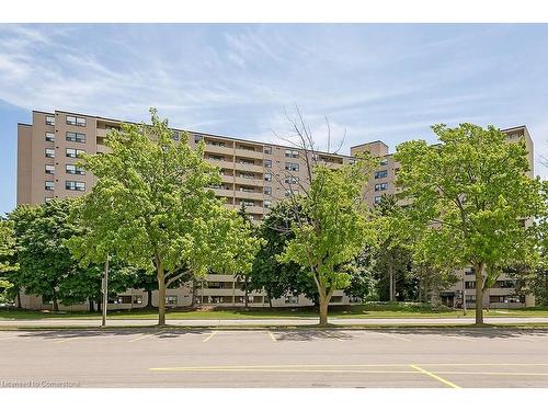 1003-700 Dynes Road, Burlington, ON - Outdoor