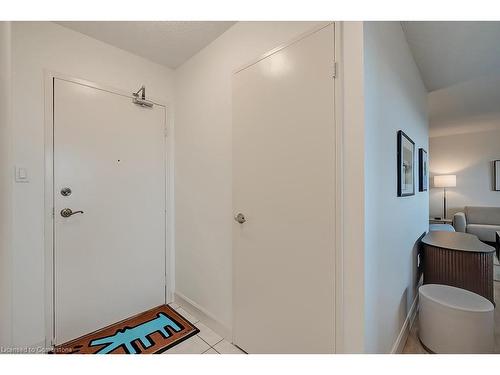 1003-700 Dynes Road, Burlington, ON - Indoor Photo Showing Bathroom