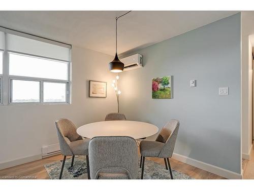 1003-700 Dynes Road, Burlington, ON - Indoor Photo Showing Dining Room