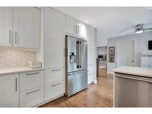 240 Parkside Drive, Waterdown, ON - Indoor Photo Showing Kitchen