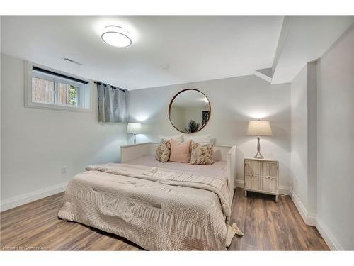 240 Parkside Drive, Waterdown, ON - Indoor Photo Showing Bedroom