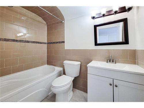 454 Mayzel Road, Burlington, ON - Indoor Photo Showing Bathroom