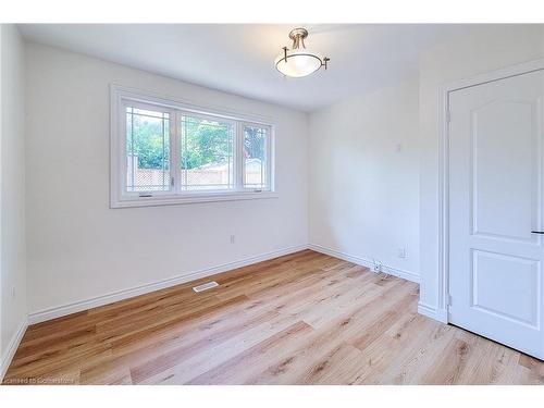 454 Mayzel Road, Burlington, ON - Indoor Photo Showing Other Room