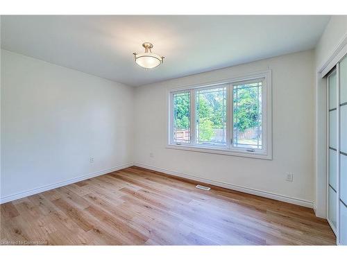 454 Mayzel Road, Burlington, ON - Indoor Photo Showing Other Room