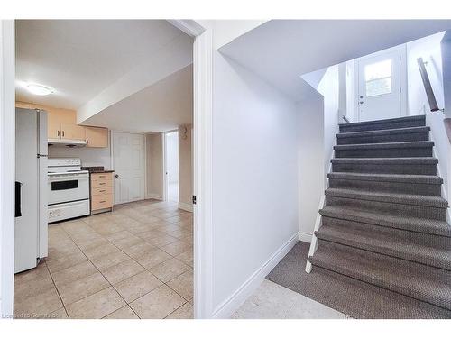 454 Mayzel Road, Burlington, ON - Indoor Photo Showing Kitchen