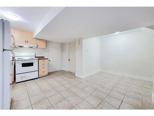 454 Mayzel Road, Burlington, ON - Indoor Photo Showing Kitchen