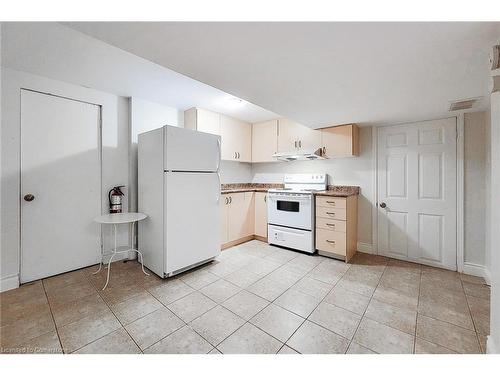 454 Mayzel Road, Burlington, ON - Indoor Photo Showing Kitchen