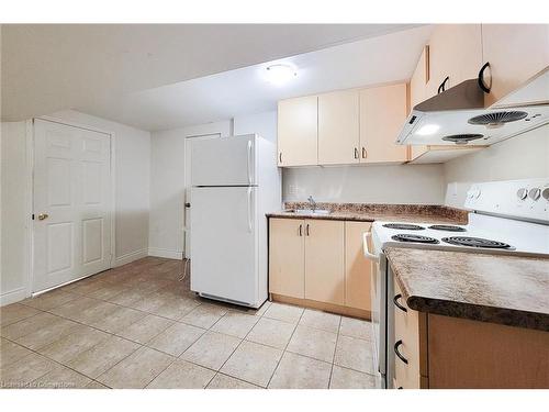 454 Mayzel Road, Burlington, ON - Indoor Photo Showing Kitchen