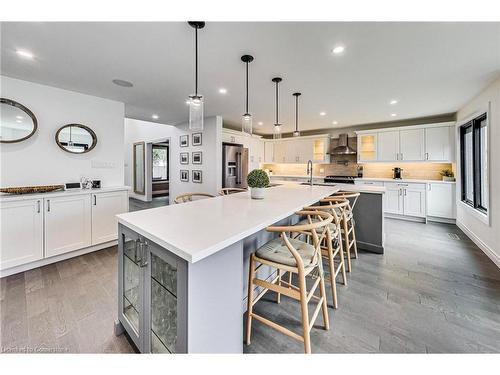 3 Aries Court, Hamilton, ON - Indoor Photo Showing Kitchen With Upgraded Kitchen