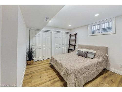 3 Aries Court, Hamilton, ON - Indoor Photo Showing Bedroom