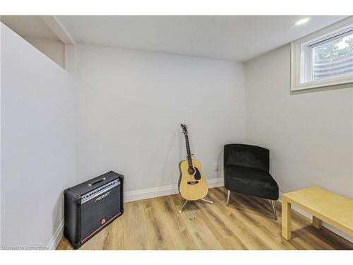 3 Aries Court, Hamilton, ON - Indoor