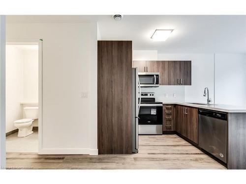 102-479 Charlton Avenue E, Hamilton, ON - Indoor Photo Showing Kitchen With Stainless Steel Kitchen