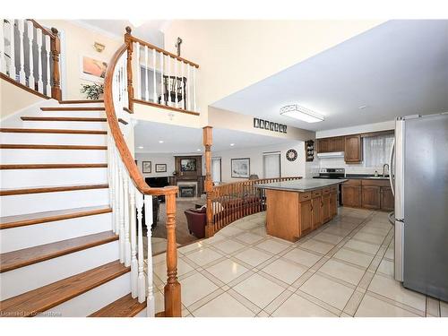 7 Osgoode Court, Hamilton, ON - Indoor Photo Showing Other Room