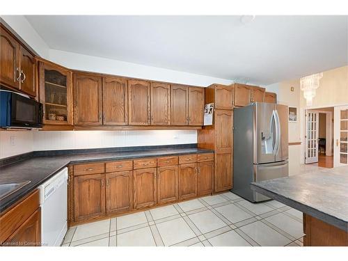 7 Osgoode Court, Hamilton, ON - Indoor Photo Showing Kitchen