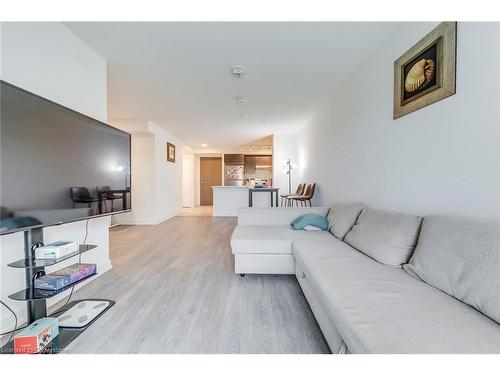 309-10 Wilby Crescent, Toronto, ON - Indoor Photo Showing Living Room