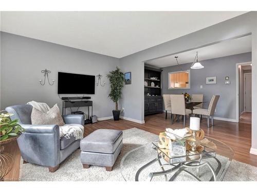 232 San Francisco Avenue, Hamilton, ON - Indoor Photo Showing Living Room