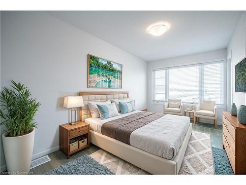 202-30 Times Square Boulevard, Hamilton, ON - Indoor Photo Showing Bedroom