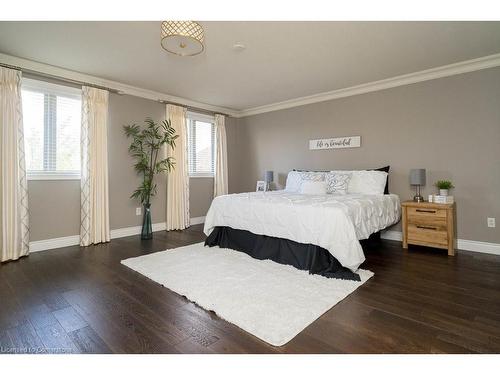 35 Holkham Avenue, Ancaster, ON - Indoor Photo Showing Bedroom