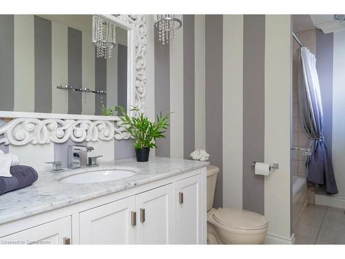 35 Holkham Avenue, Ancaster, ON - Indoor Photo Showing Bathroom