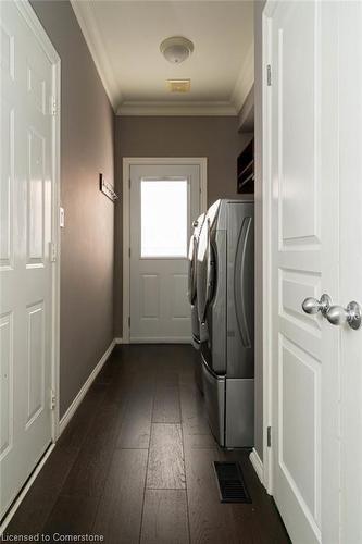 35 Holkham Avenue, Ancaster, ON - Indoor Photo Showing Laundry Room