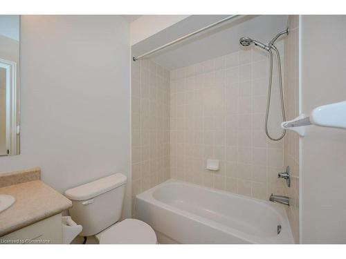 30-233 Duskywing Way, Oakville, ON - Indoor Photo Showing Bathroom