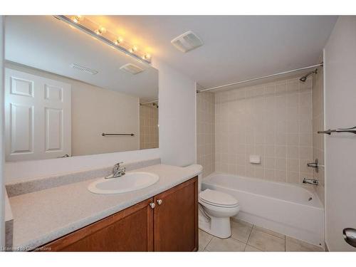 30-233 Duskywing Way, Oakville, ON - Indoor Photo Showing Bathroom