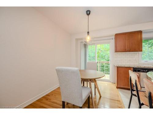 30-233 Duskywing Way, Oakville, ON - Indoor Photo Showing Dining Room