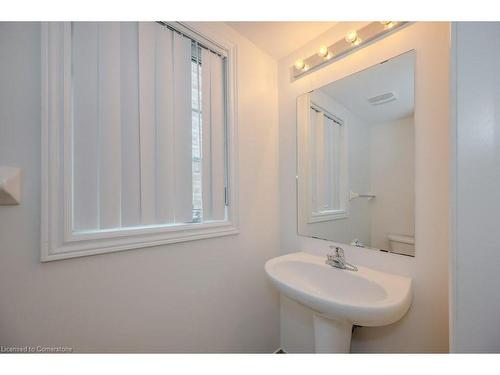 30-233 Duskywing Way, Oakville, ON - Indoor Photo Showing Bathroom