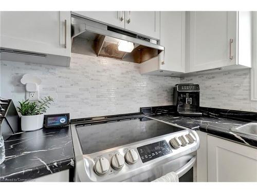 37-41 Radison Lane, Hamilton, ON - Indoor Photo Showing Kitchen