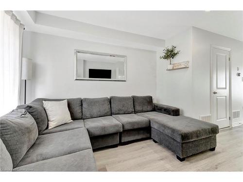 37-41 Radison Lane, Hamilton, ON - Indoor Photo Showing Living Room