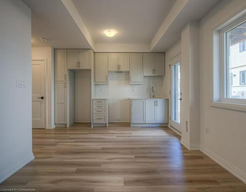 39-55 Tom Brown Drive, Paris, ON - Indoor Photo Showing Kitchen