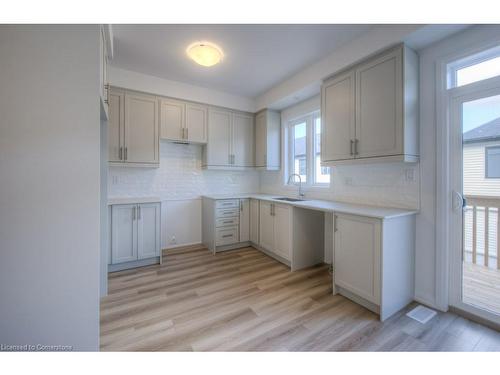 39-55 Tom Brown Drive, Paris, ON - Indoor Photo Showing Kitchen