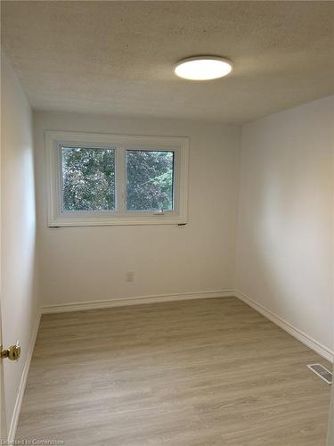 Upper-16 Courtland Avenue, Hamilton, ON - Indoor Photo Showing Other Room