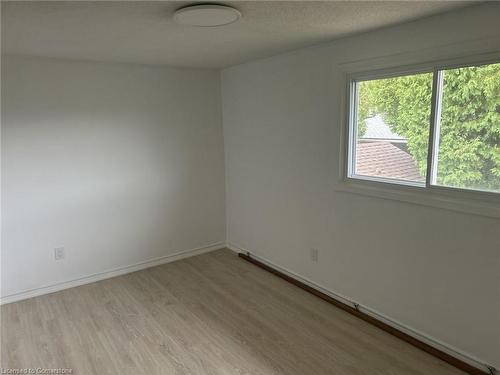 Upper-16 Courtland Avenue, Hamilton, ON - Indoor Photo Showing Other Room