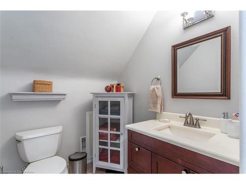 59 East 42Nd Street, Hamilton, ON - Indoor Photo Showing Bathroom