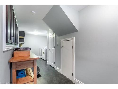 59 East 42Nd Street, Hamilton, ON - Indoor Photo Showing Other Room