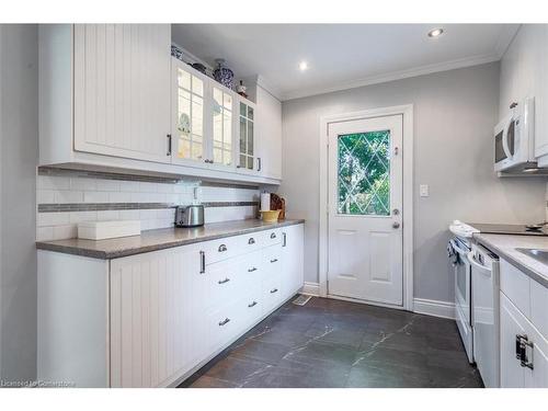 59 East 42Nd Street, Hamilton, ON - Indoor Photo Showing Kitchen