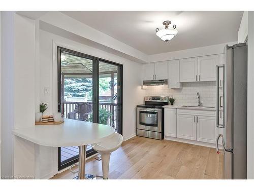 44 Killarney Court, Brampton, ON - Indoor Photo Showing Kitchen