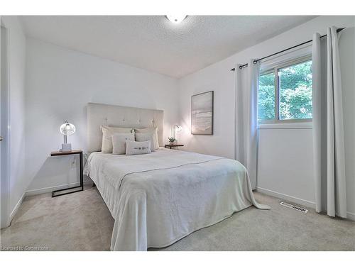 44 Killarney Court, Brampton, ON - Indoor Photo Showing Bedroom