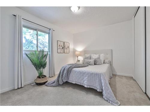 44 Killarney Court, Brampton, ON - Indoor Photo Showing Bedroom