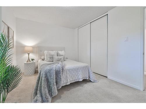 44 Killarney Court, Brampton, ON - Indoor Photo Showing Bedroom