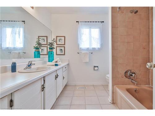 44 Killarney Court, Brampton, ON - Indoor Photo Showing Bathroom