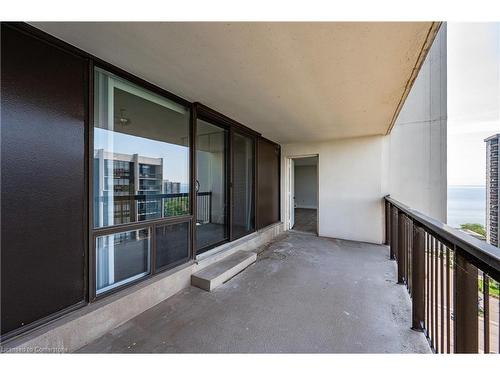 1501-2175 Marine Drive, Oakville, ON - Outdoor With Balcony With Exterior