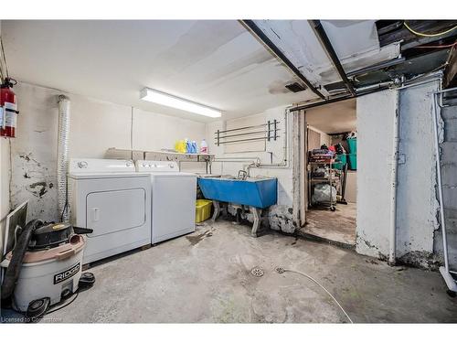 116 Park Row N, Hamilton, ON - Indoor Photo Showing Laundry Room