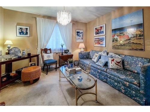 2034 Faversham Avenue, Burlington, ON - Indoor Photo Showing Living Room