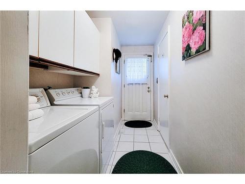 2034 Faversham Avenue, Burlington, ON - Indoor Photo Showing Laundry Room